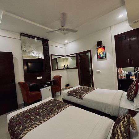 Taj Inn Hotel Agra  Exterior photo