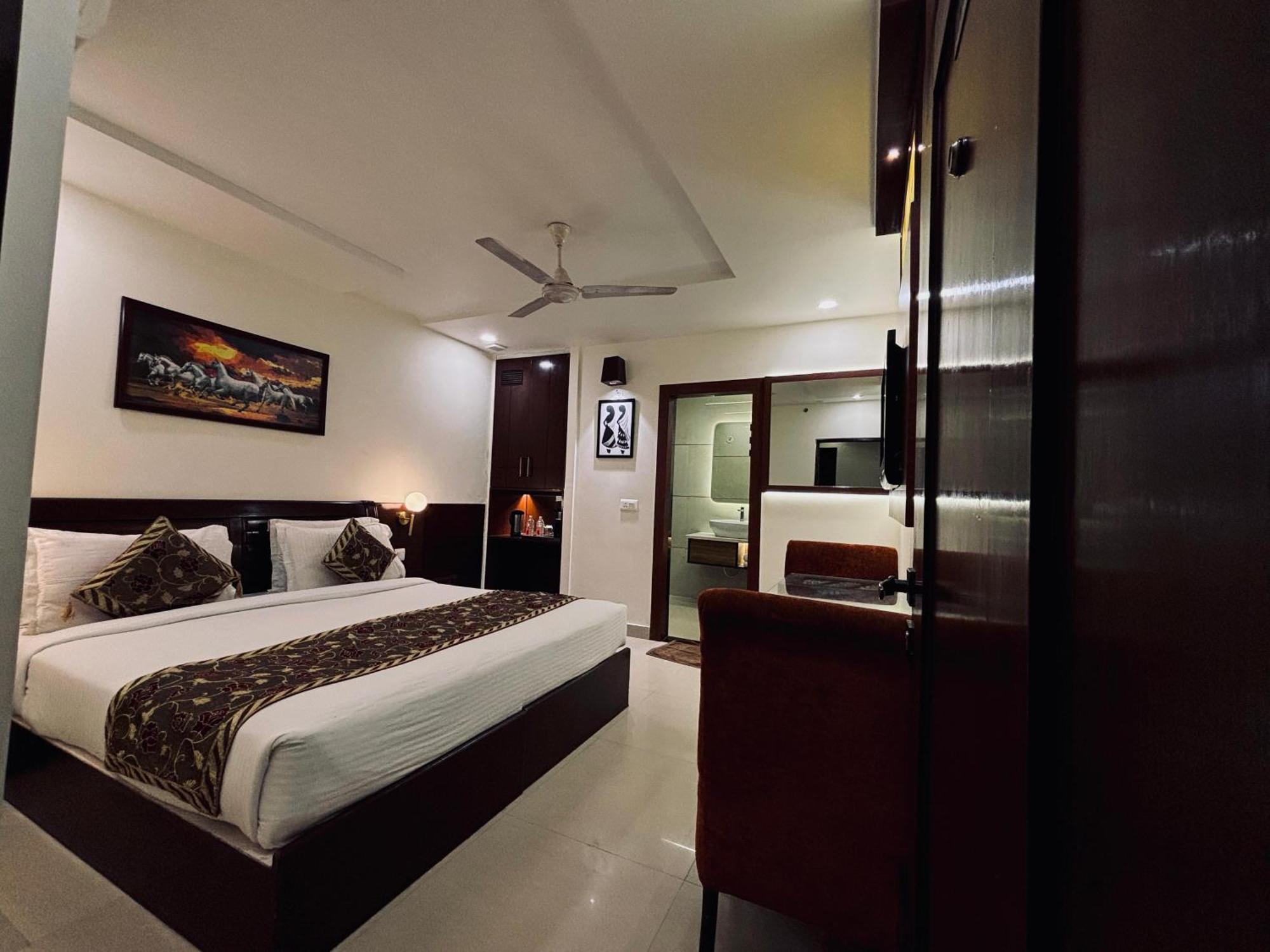 Taj Inn Hotel Agra  Exterior photo