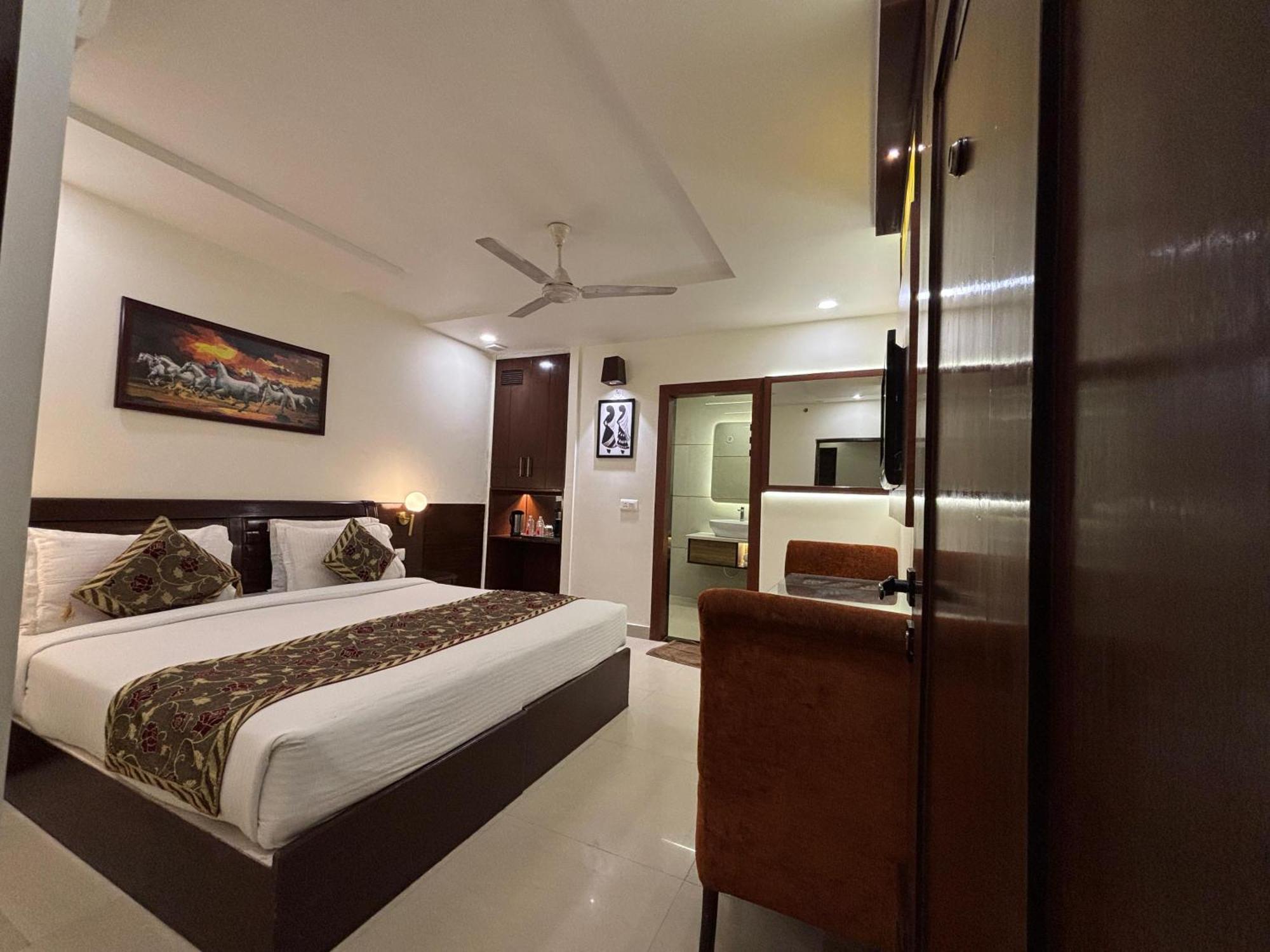 Taj Inn Hotel Agra  Exterior photo