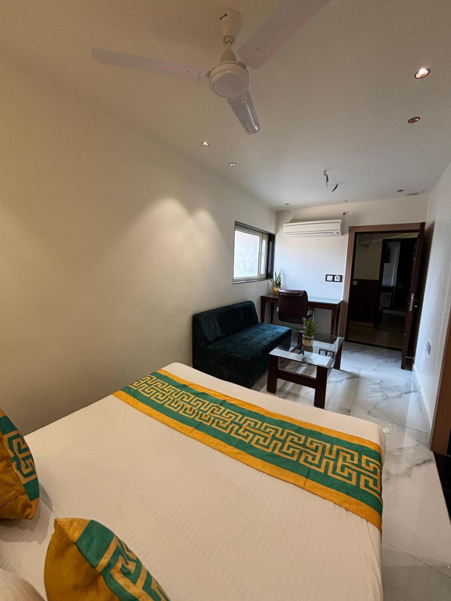 Taj Inn Hotel Agra  Exterior photo